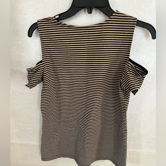 Michael Kors Black and White Sleeveless Cut-Out Blouse - Picture 7 of 7